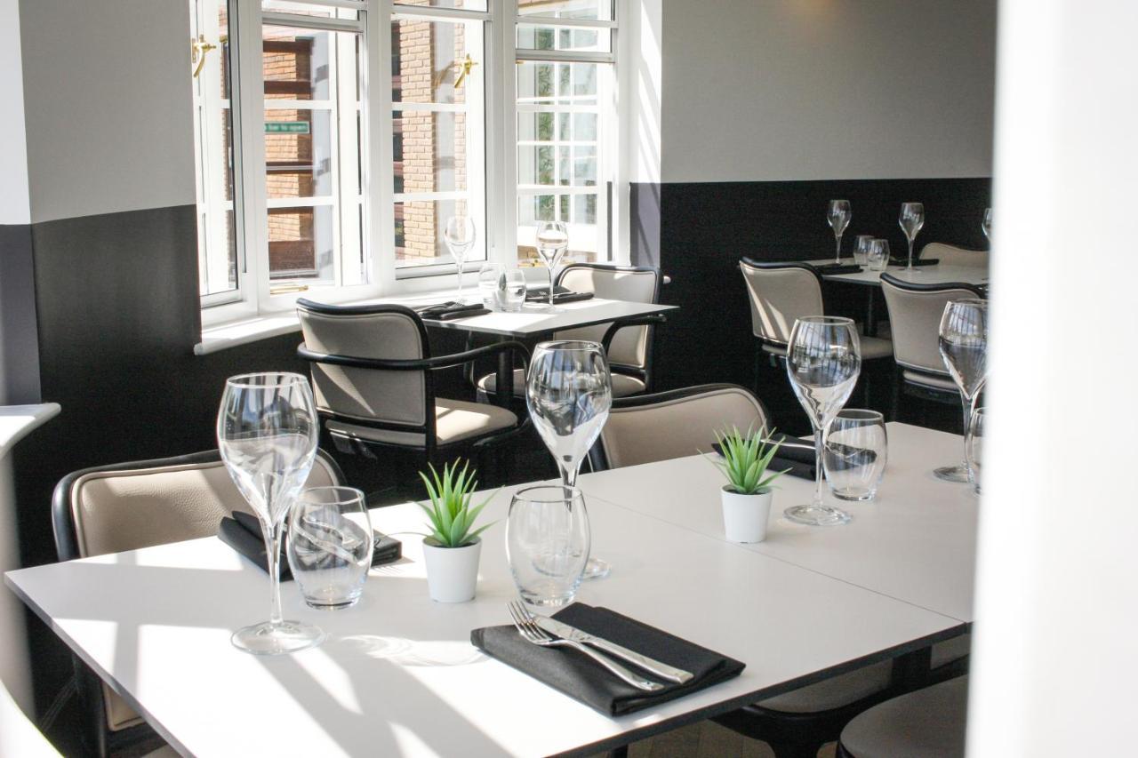 The Comet London Hatfield Хатфийлд Екстериор снимка