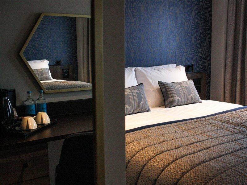 The Comet London Hatfield Хатфийлд Екстериор снимка
